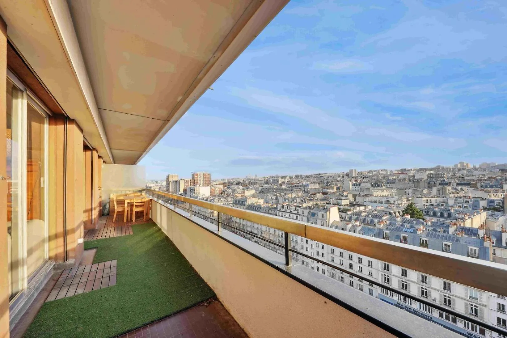 Le Splendide ! Une Vue Imprenable Sur Paris. Paris